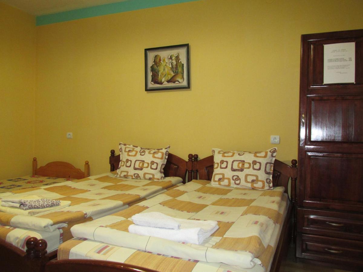 אורשאק Pri Orehite Guesthouse מראה חיצוני תמונה