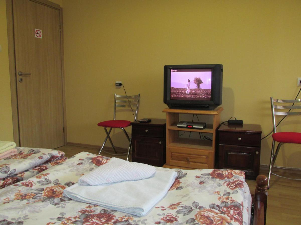 אורשאק Pri Orehite Guesthouse מראה חיצוני תמונה