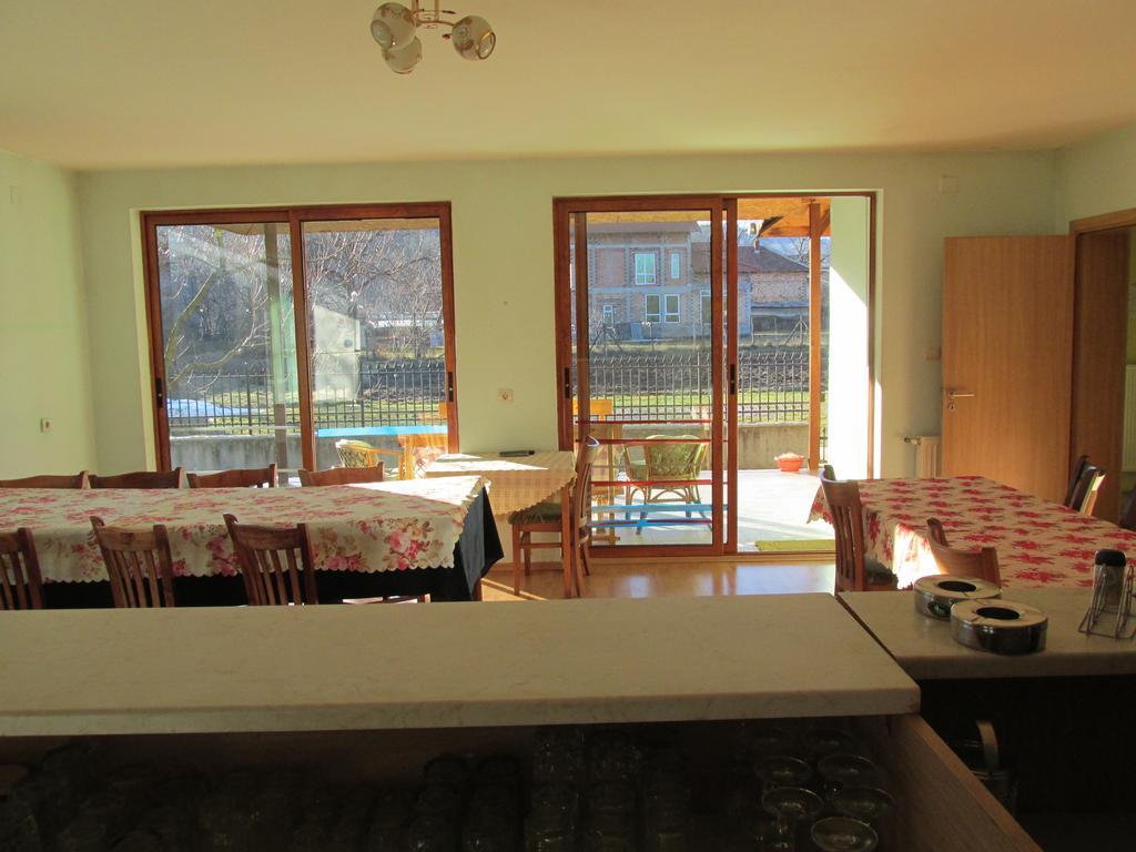 אורשאק Pri Orehite Guesthouse מראה חיצוני תמונה