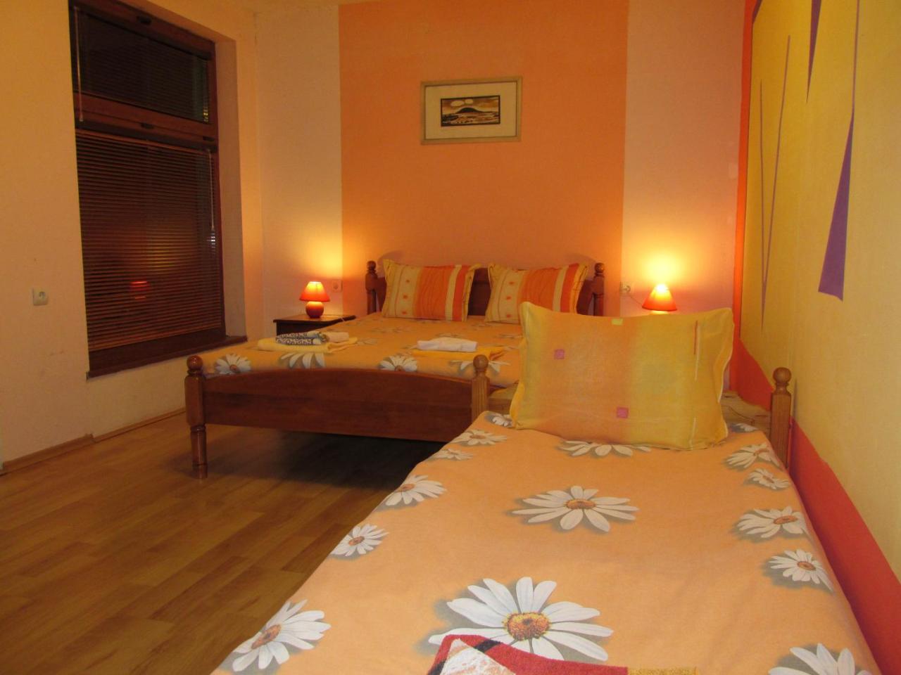אורשאק Pri Orehite Guesthouse מראה חיצוני תמונה